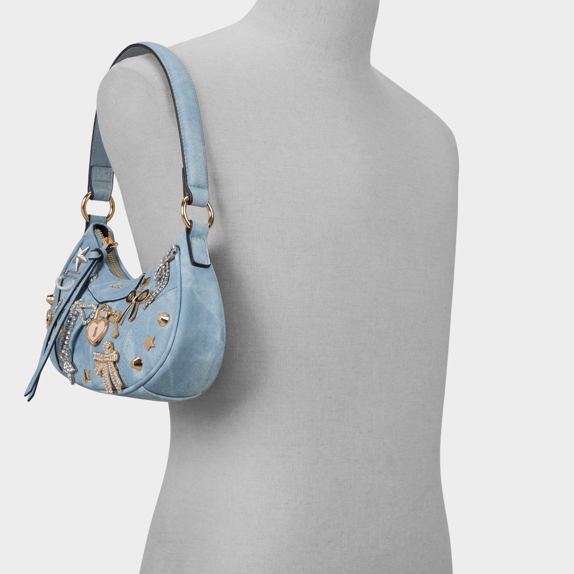 Product media for Karolinaa