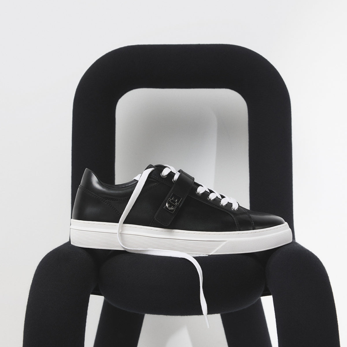 Product media for Iann
