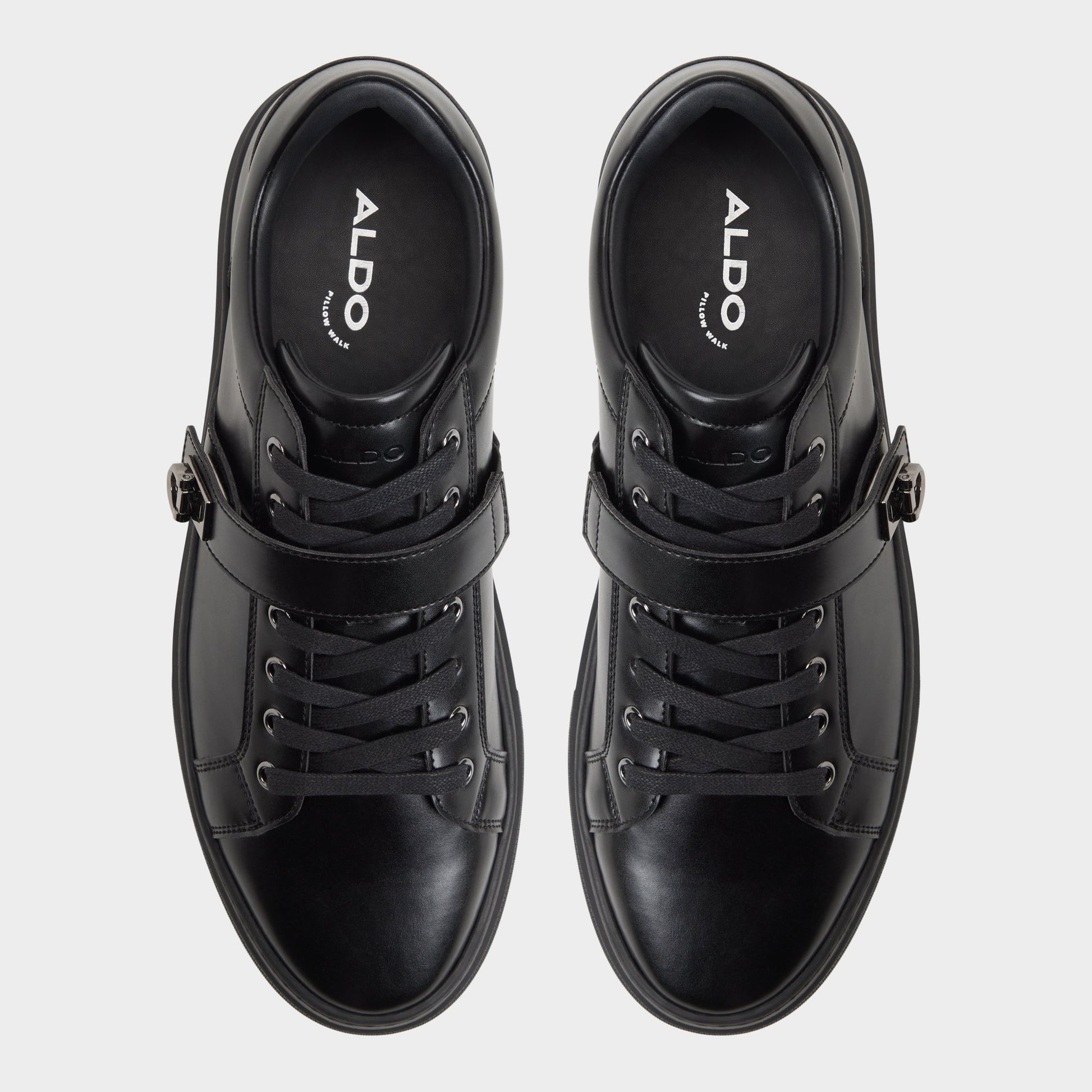 Vue de dessus de la Noir/noir Iann Sneaker bas