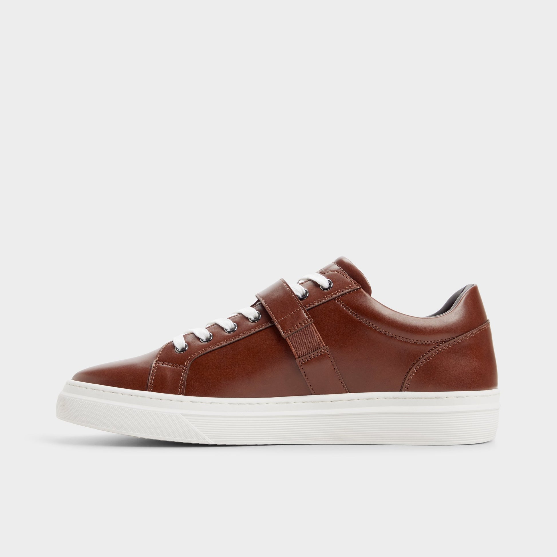 Vue latérale de Beige Iann Sneaker bas