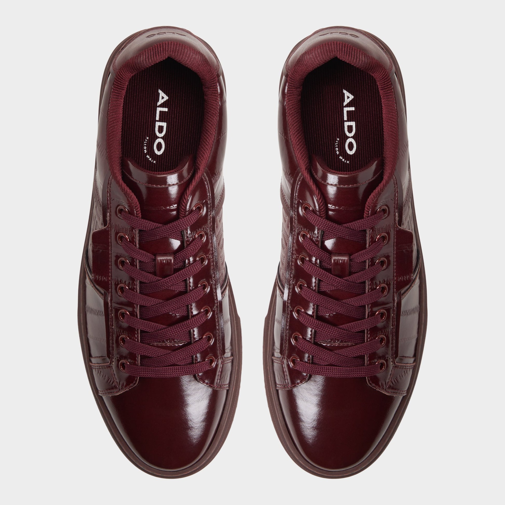 Top-down view of the Bordo Courtline Low top sneaker