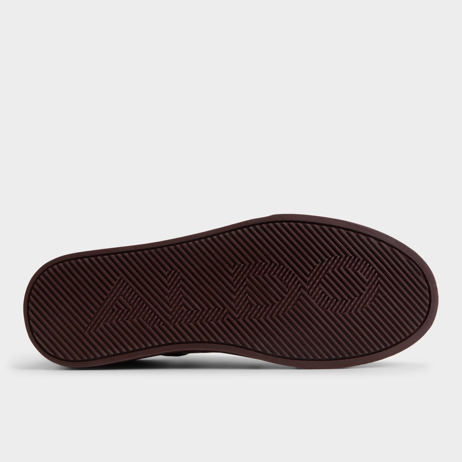 View of Bordo Courtline Low top sneaker's sole