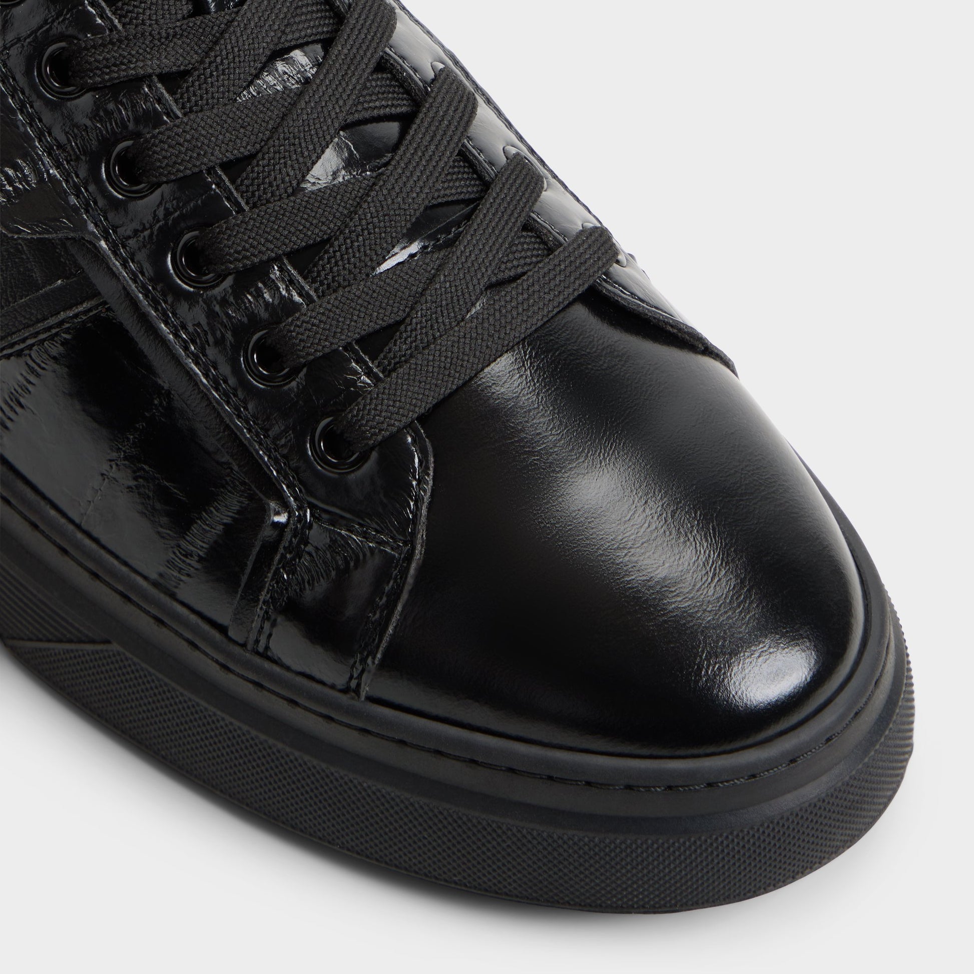Gros plan de la Noir/noir Courtline Sneaker bas