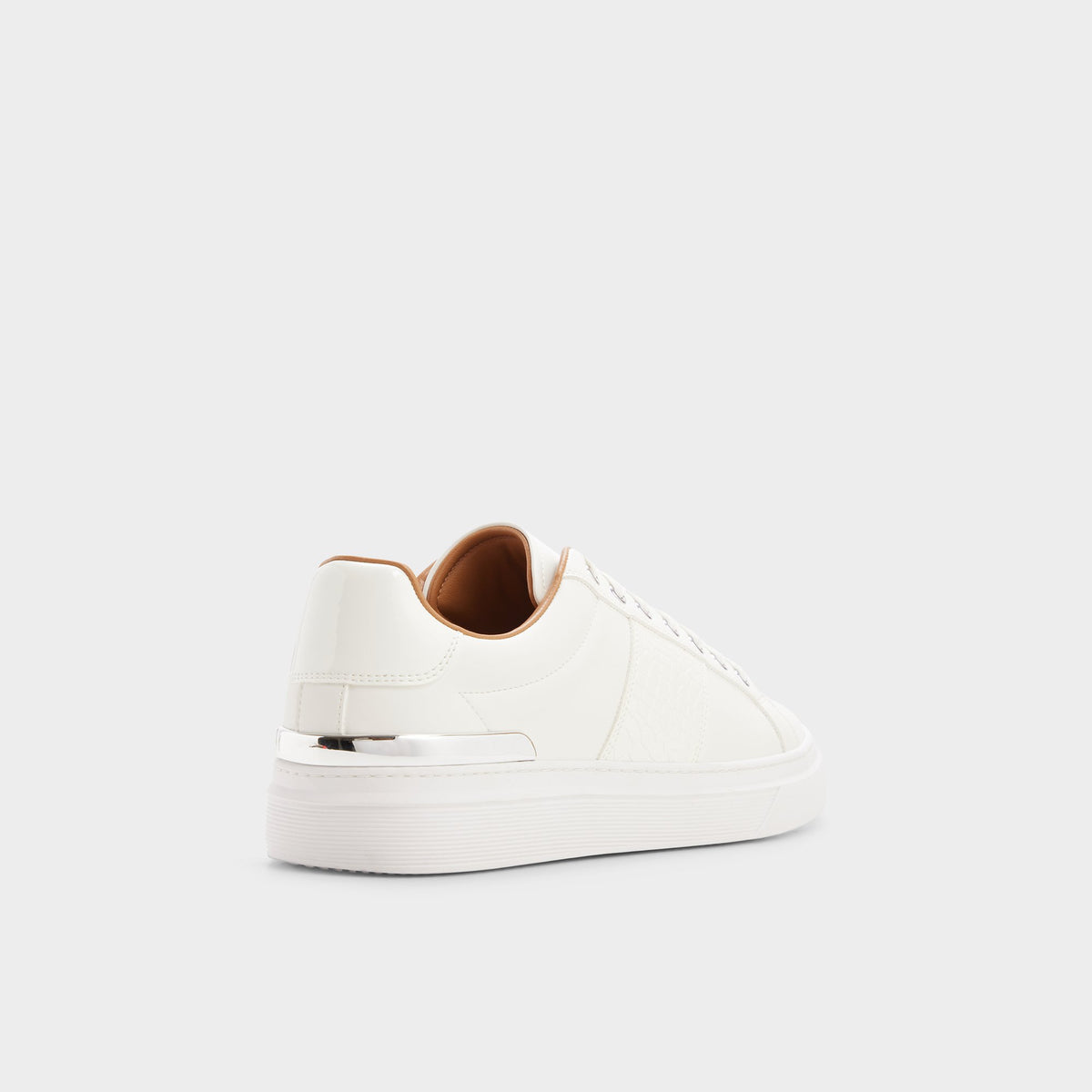 Angle de trois quarts de l'arrière de Blanc Jaxton Low top sneaker
