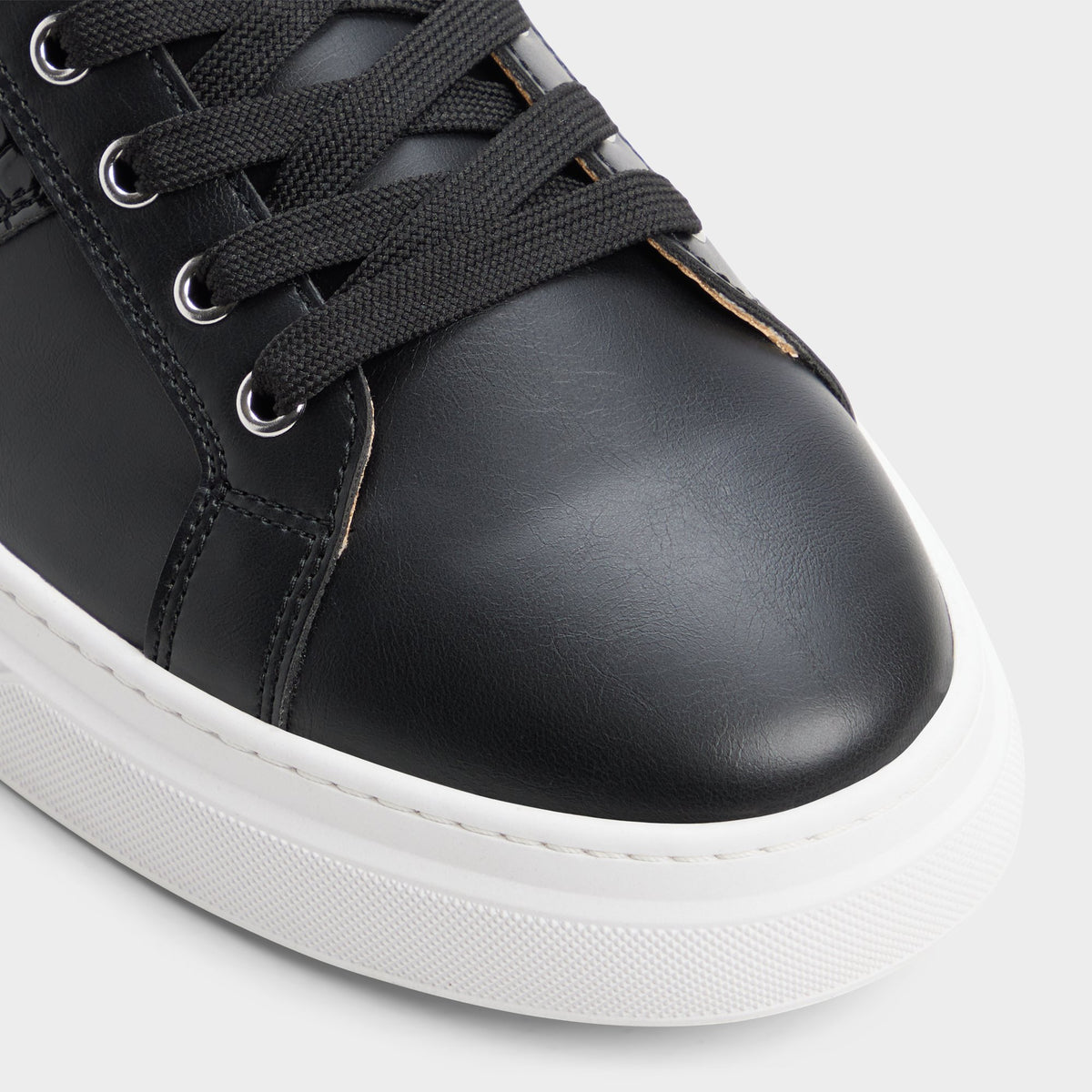 Gros plan de la Noir Jaxton Low top sneaker