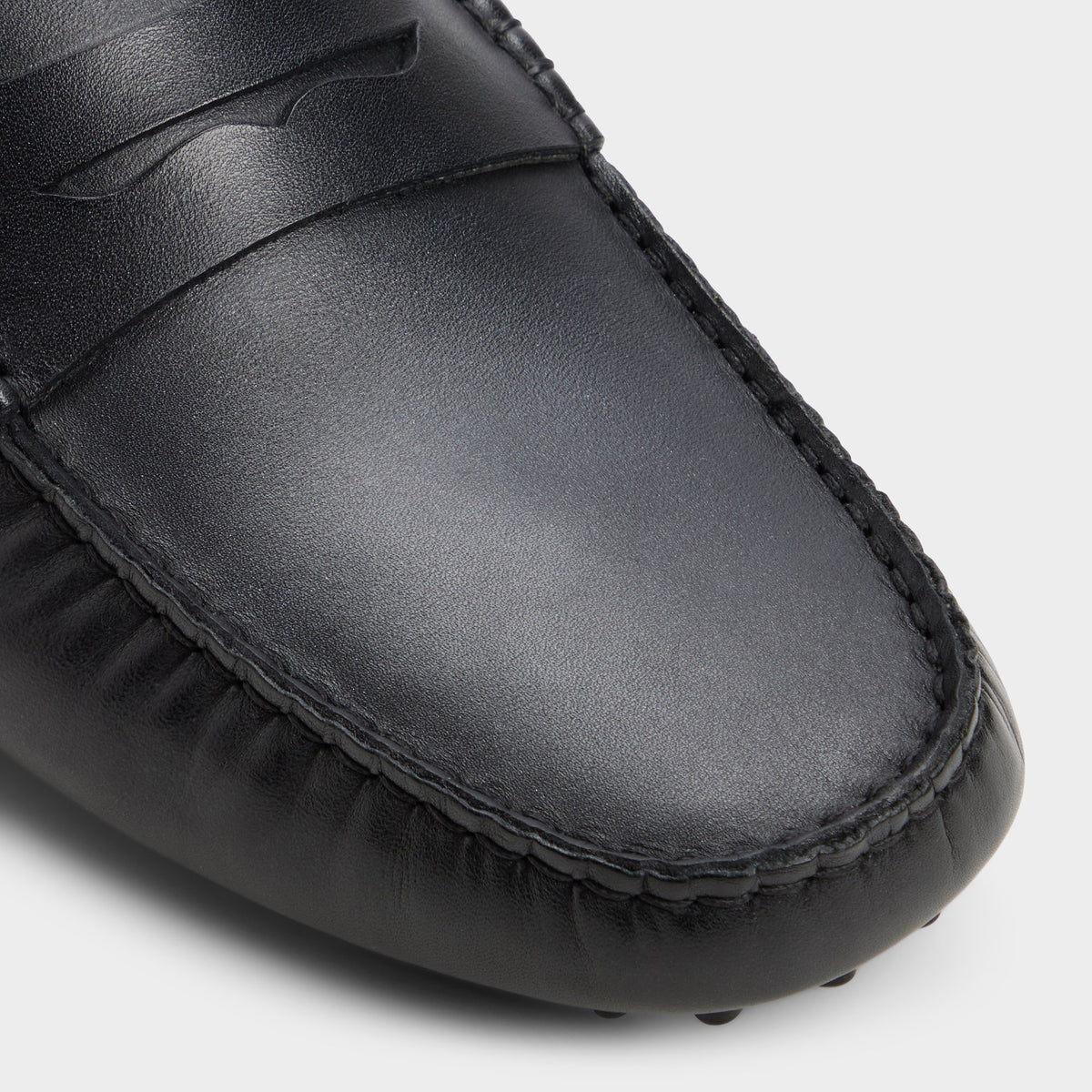 Close-up of the Open black Jaritt Loafer
