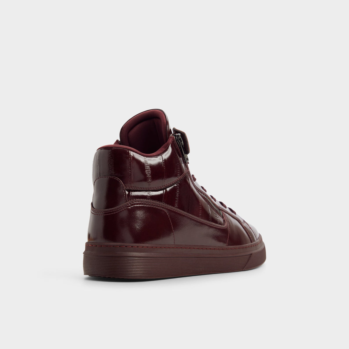 Three-quarter angle of Bordo Miro Low top sneaker's back side