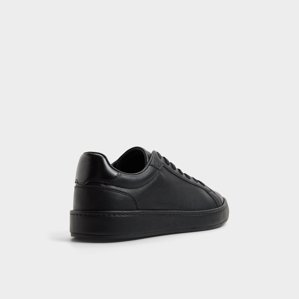 Three-quarter angle of Black/black Joyner Low top sneaker's back side
