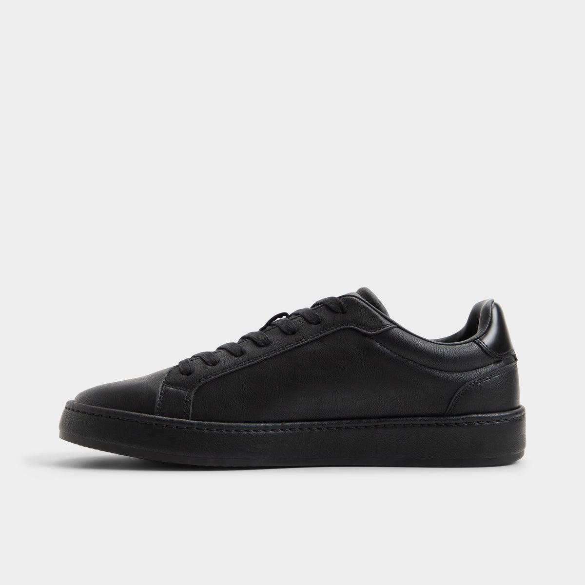 Side view of Black/black Joyner Low top sneaker