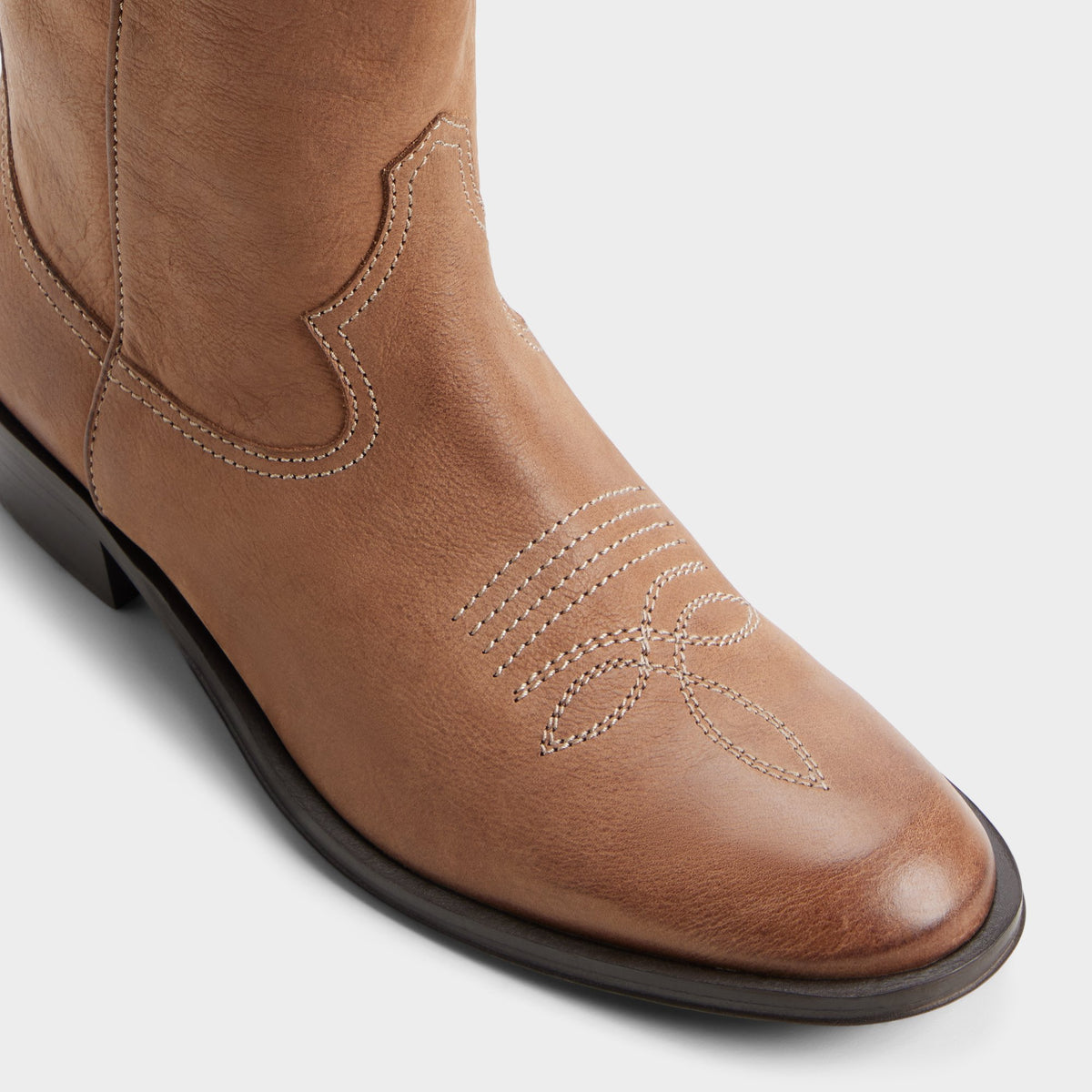 Three-quarter angle of Camel Rasmus Western boot's front side