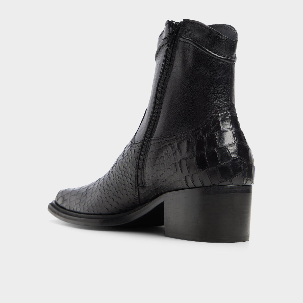 Vue latérale de Noir Bari Botte western