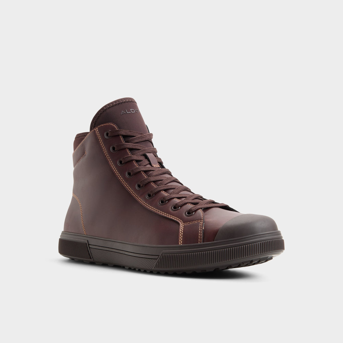 Three-quarter angle of Dark brown Esttanqueiro Oxford shoe's front side