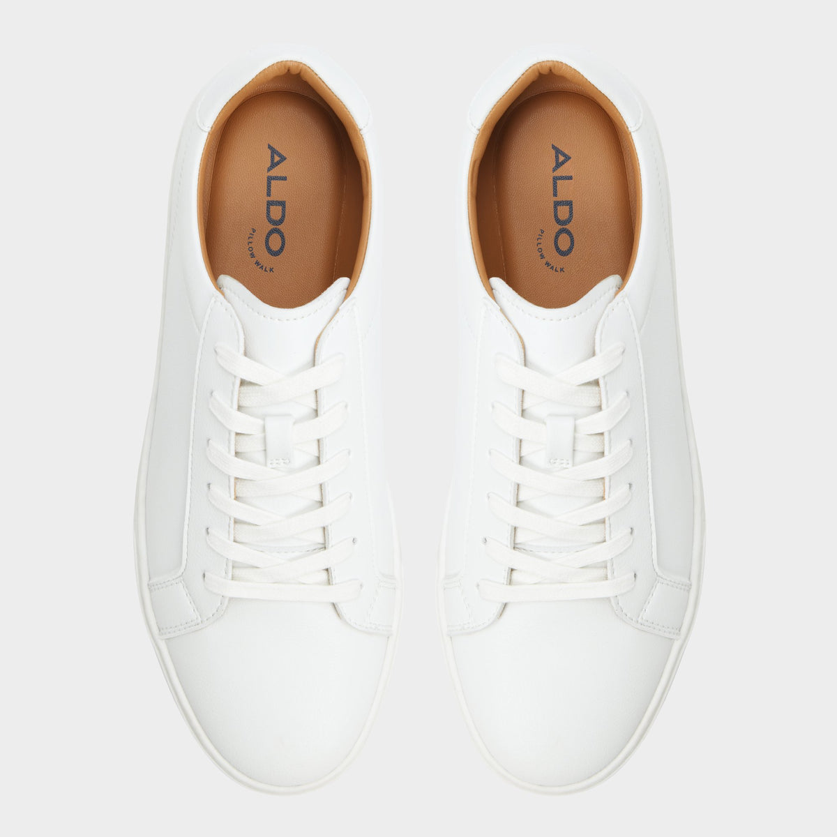 Top-down view of the White Fillip Low top sneaker
