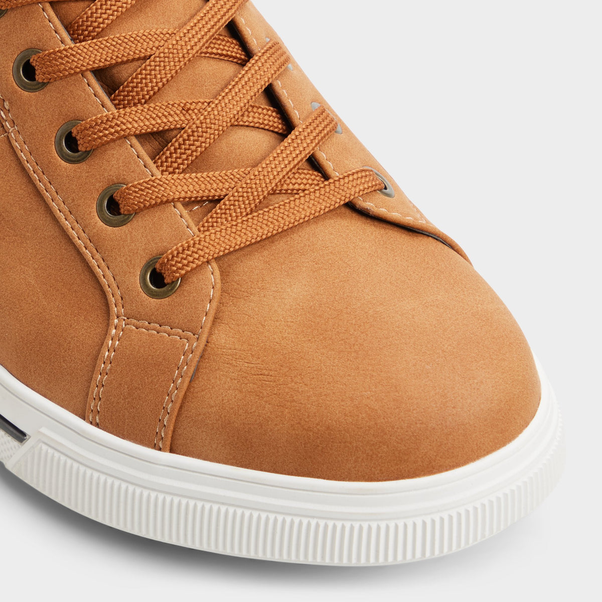Close-up of the Tan Preralithh-l Oxford shoe