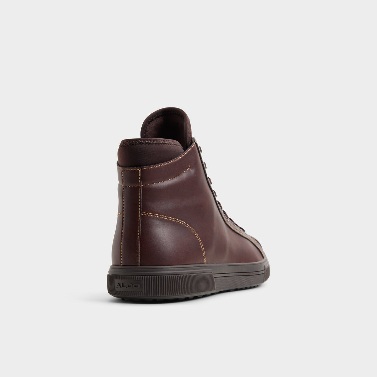 Three-quarter angle of Dark brown Esttanqueiro Oxford shoe's back side