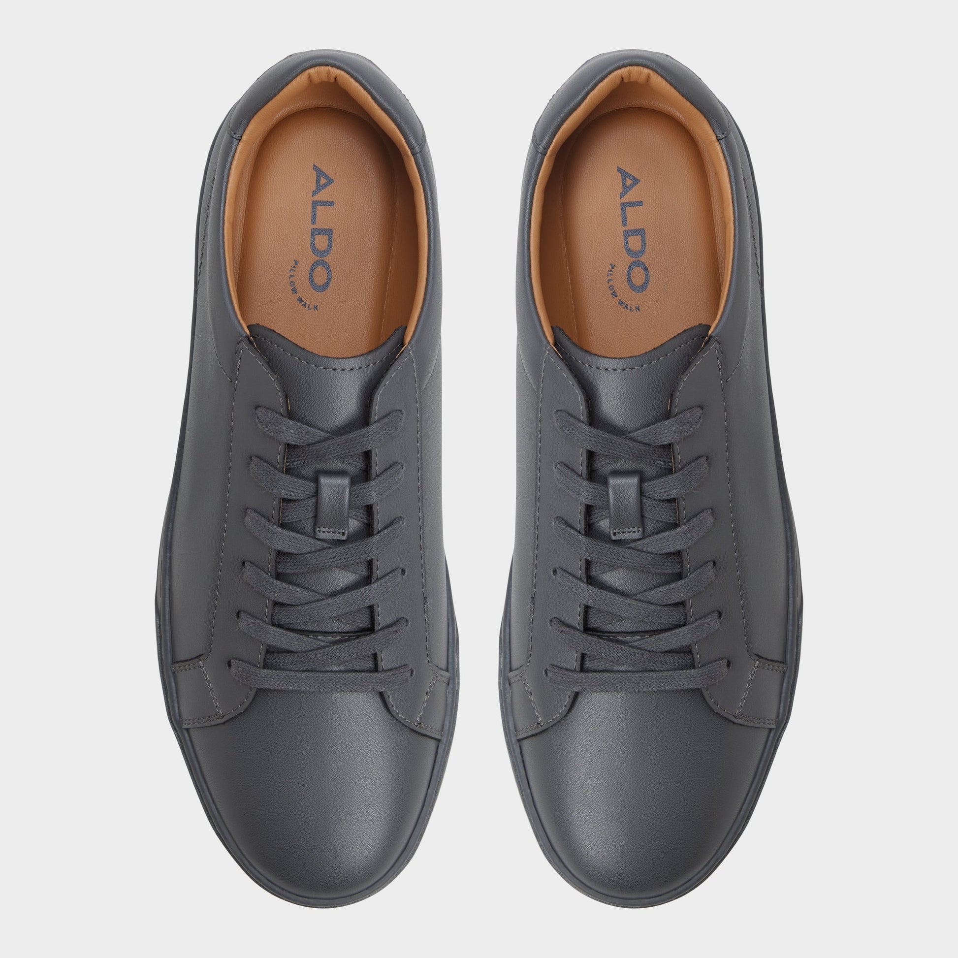 Top-down view of the Dark grey Fillip Low top sneaker