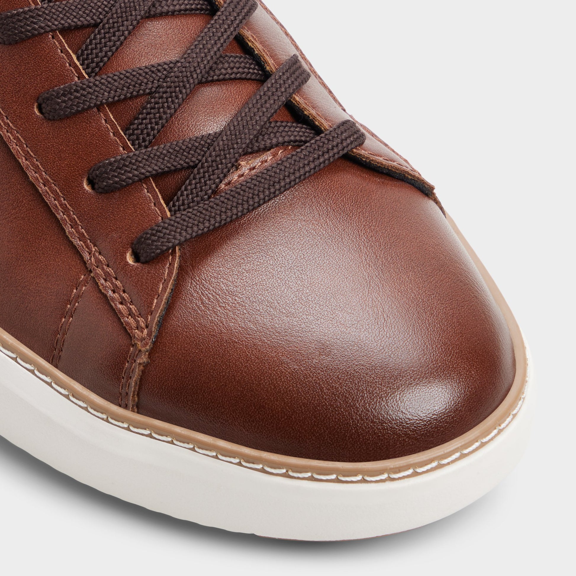 Gros plan de la Beige Pederson Chaussure Oxford