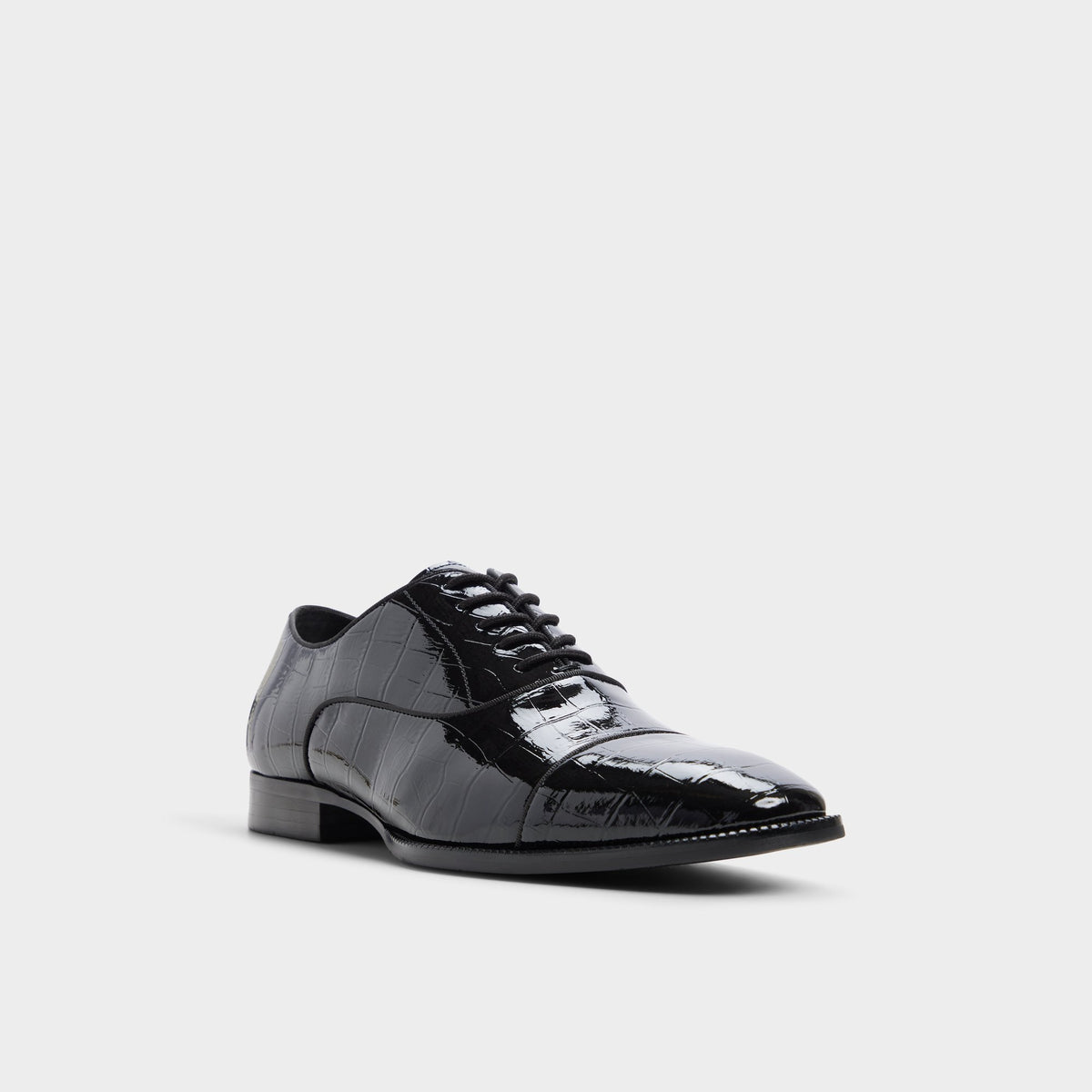 Angle de trois quarts de la face avant de Autre noir Ed Chaussure Oxford