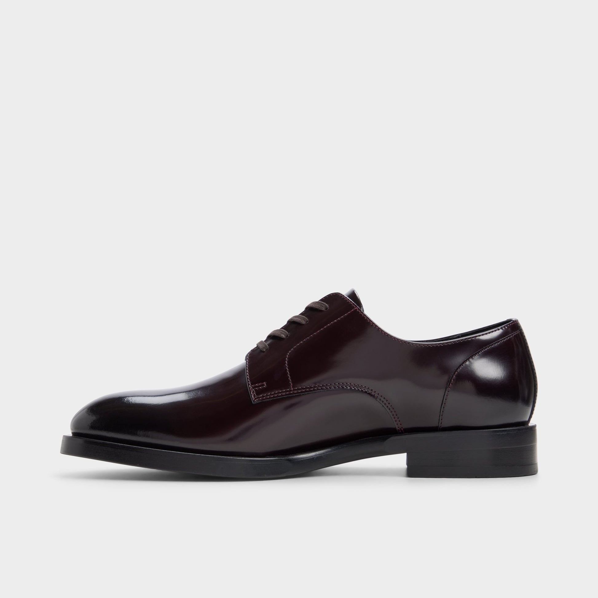 Vue latérale de Bourgogne Odell Chaussure derby