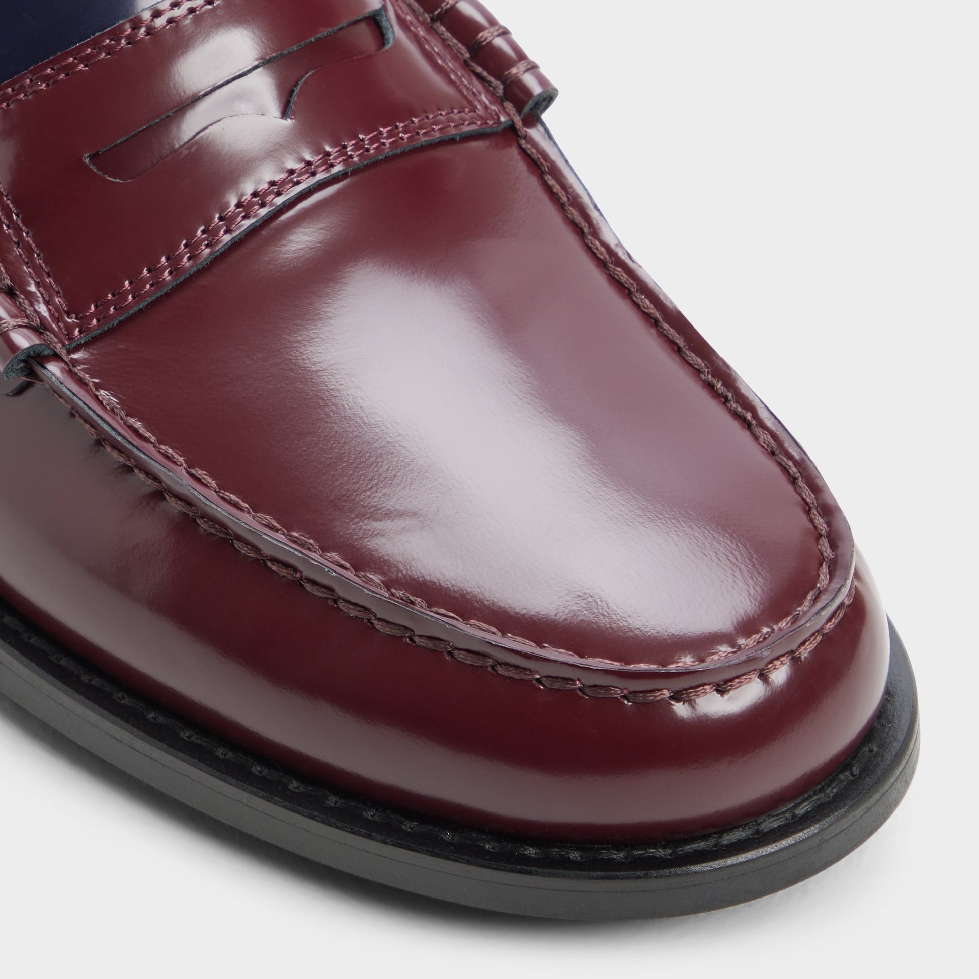 Close-up of the Navy multi Emil Loafer