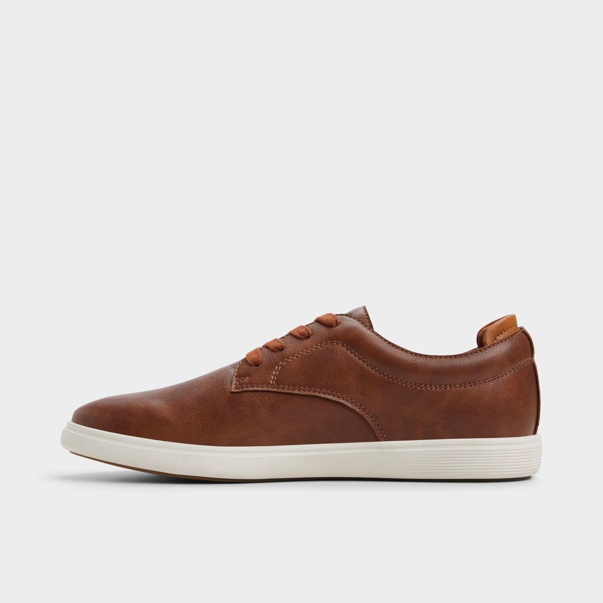 Side view of Cognac Ted Low top sneaker