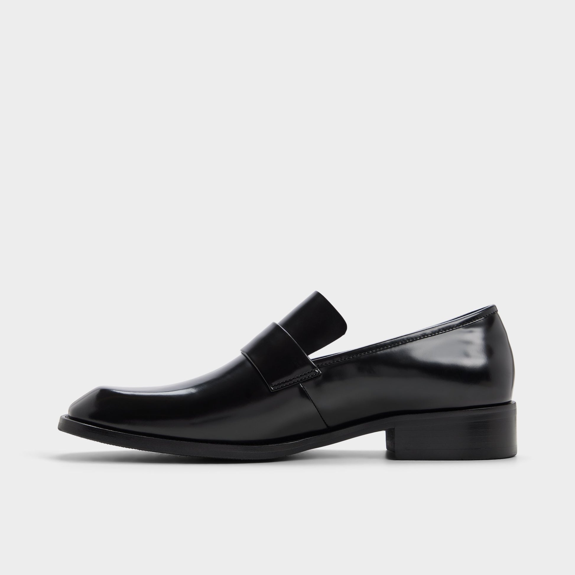 Side view of Black Theodor Loafer