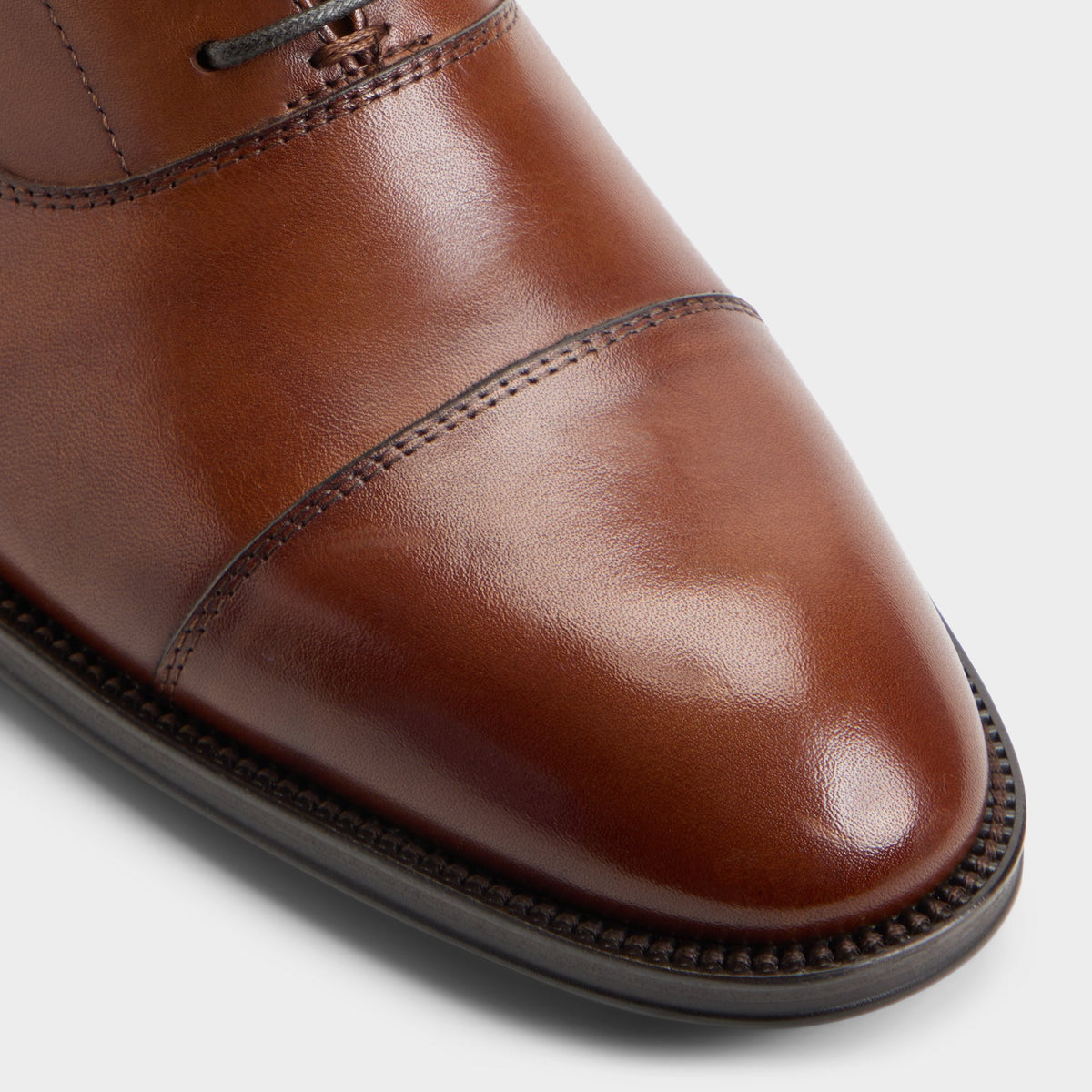 Gros plan de la Beige Fez Chaussure Oxford