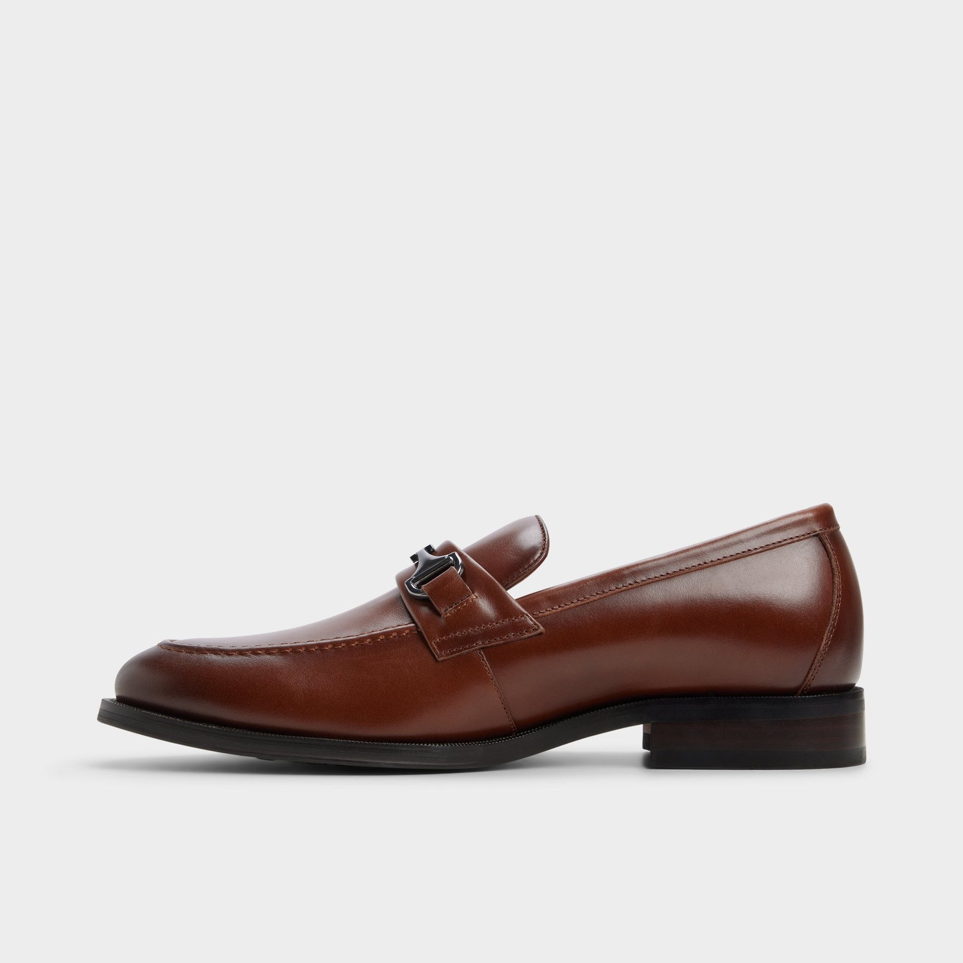 Vue latérale de Beige Antonino Mocassin