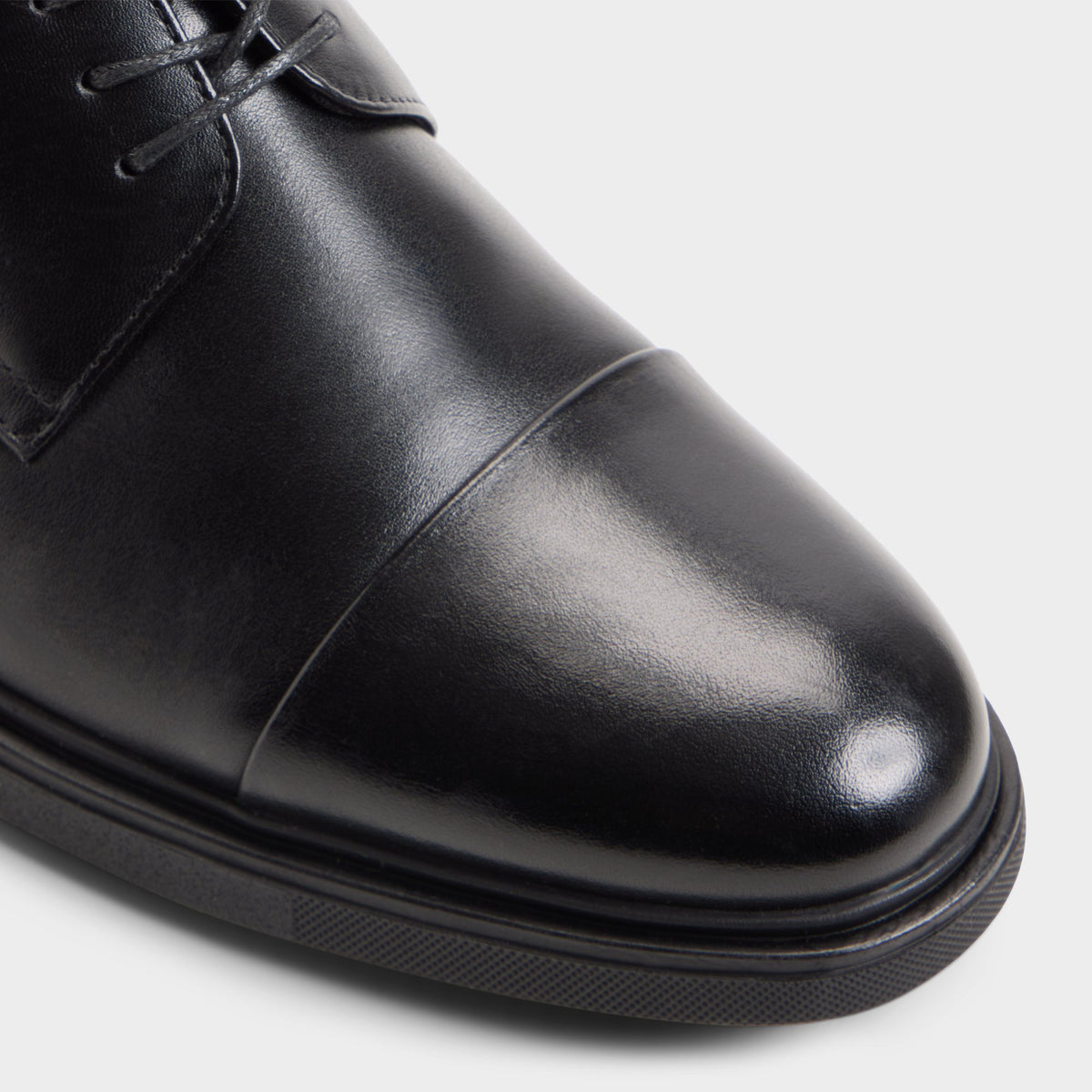 Gros plan de la Noir Leclair Chaussure derby