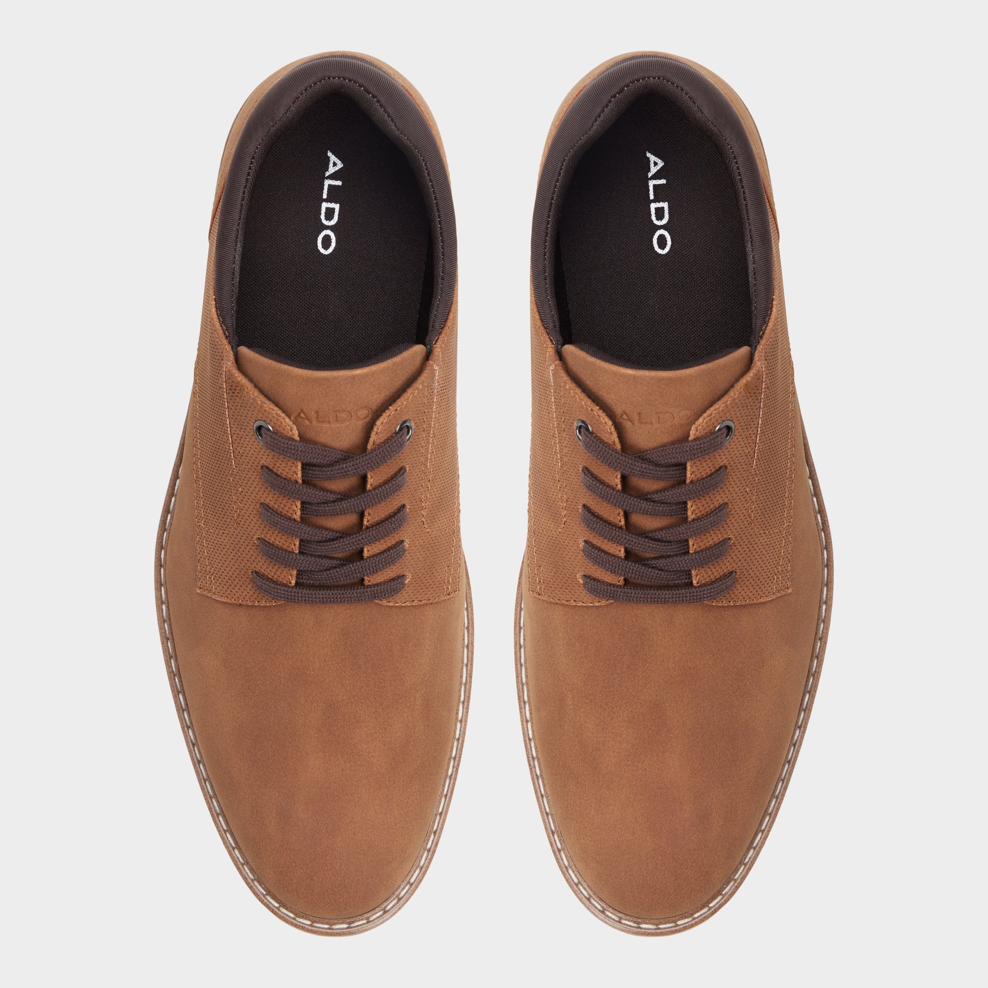 Top-down view of the Tan Terrano Oxford shoe