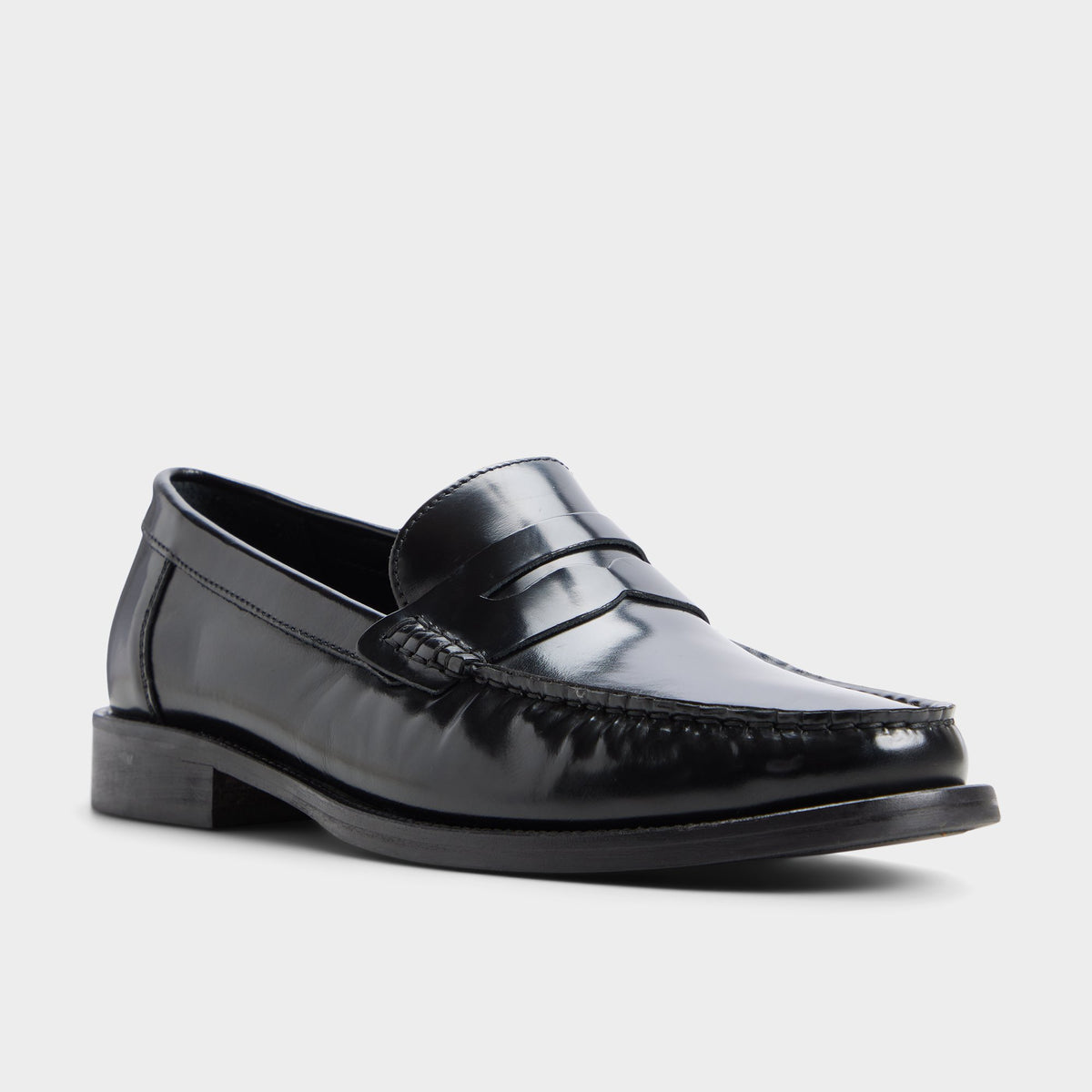 Angle de trois quarts de l'arrière de Noir Colletti Mocassin