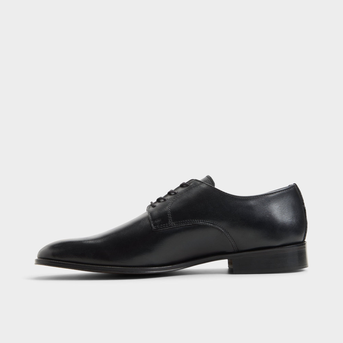 Vue latérale de Noir Benardo Chaussure derby
