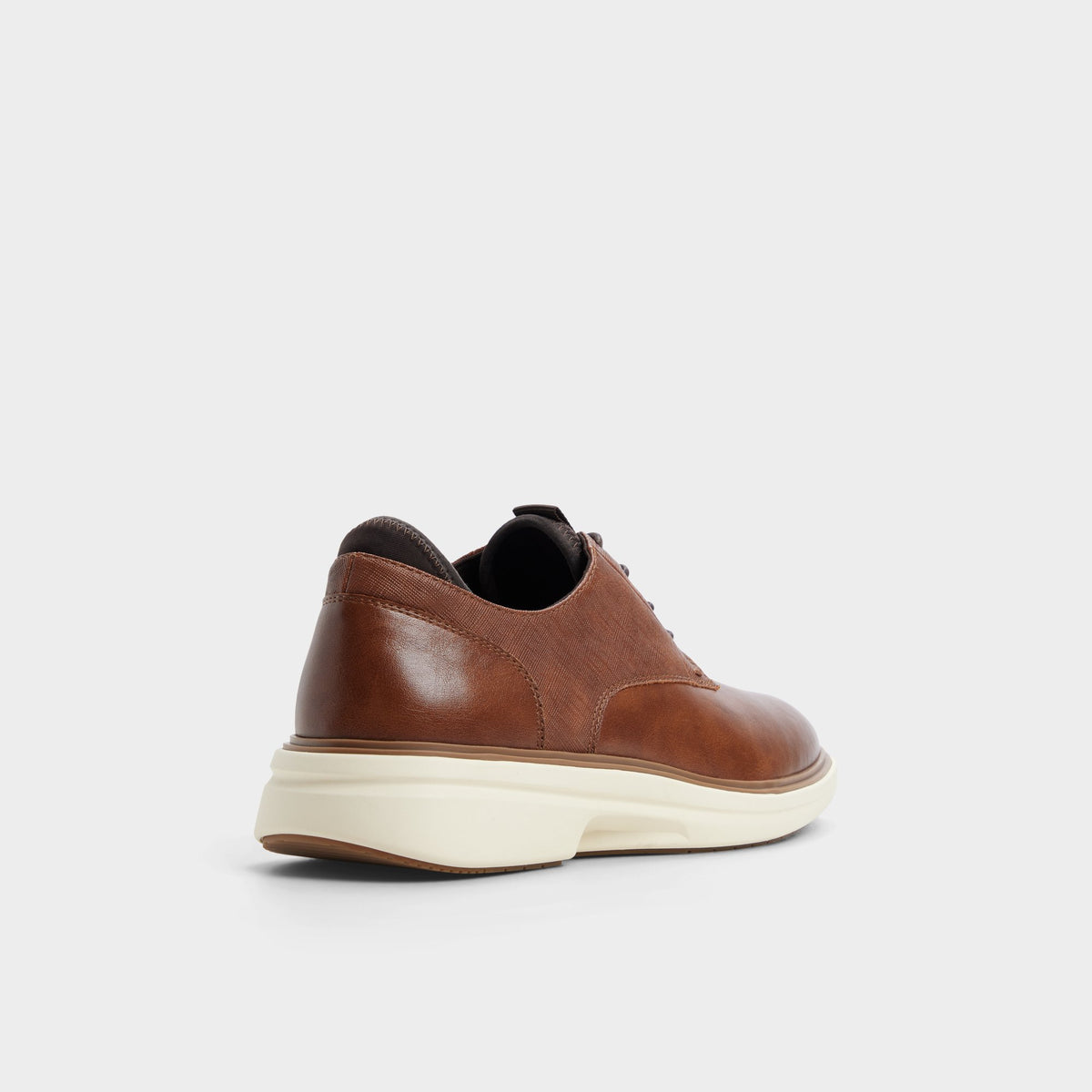 Angle de trois quarts de l'arrière de Beige Tadeo Chaussure Oxford