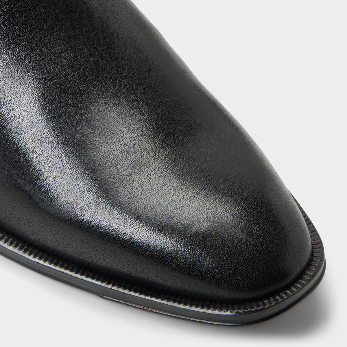 Close-up of the Black Cristiano Chelsea boot