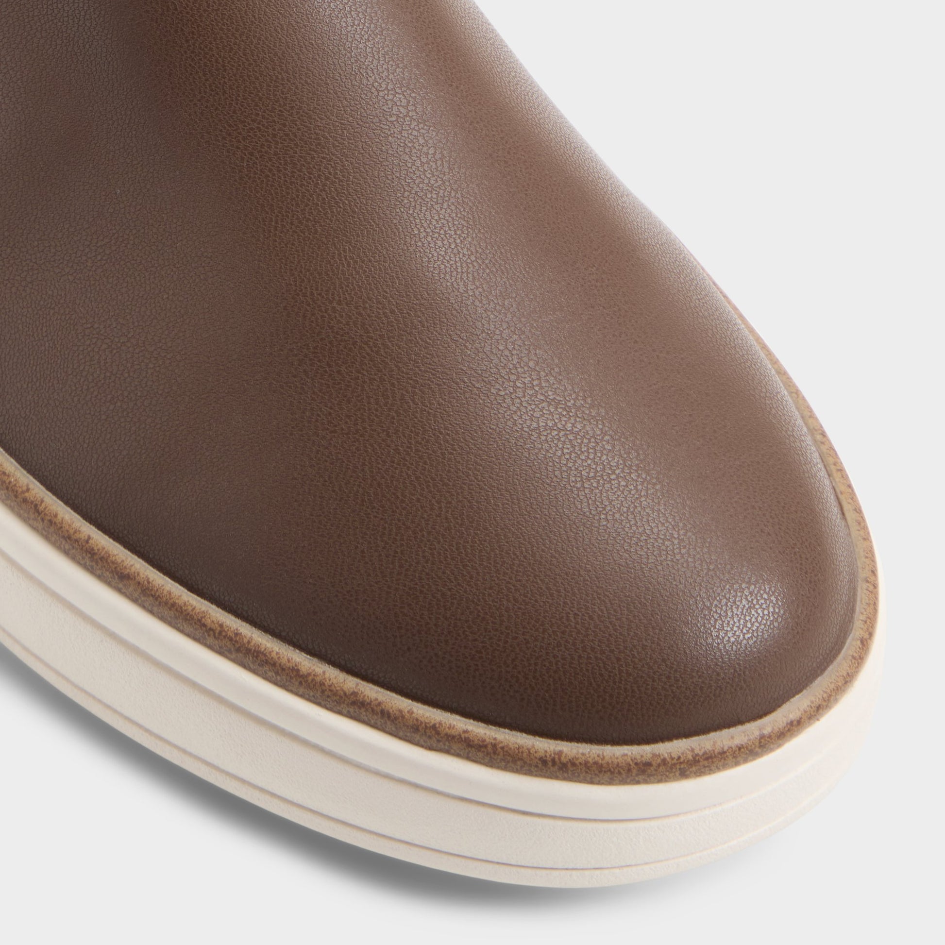 Close-up of the Dark brown Ballivian Loafer