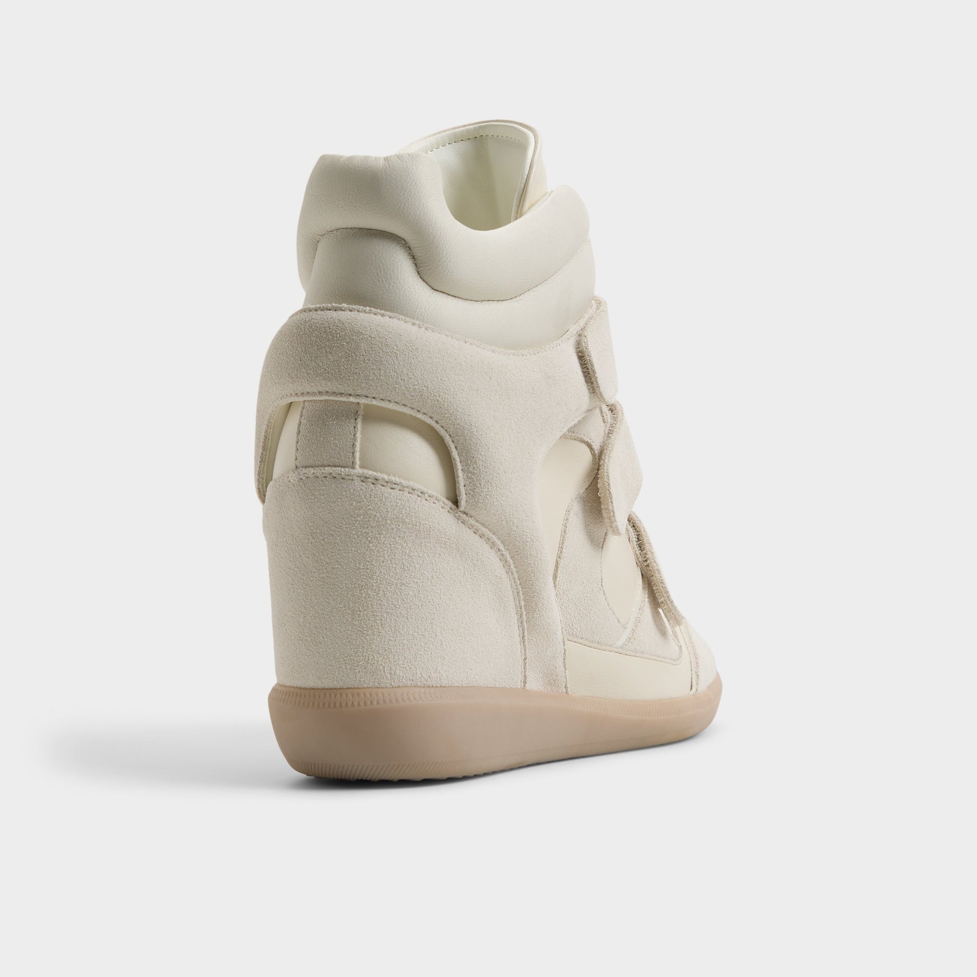 Angle de trois quarts de l'arrière de Autre gris Belissa Sneaker montant