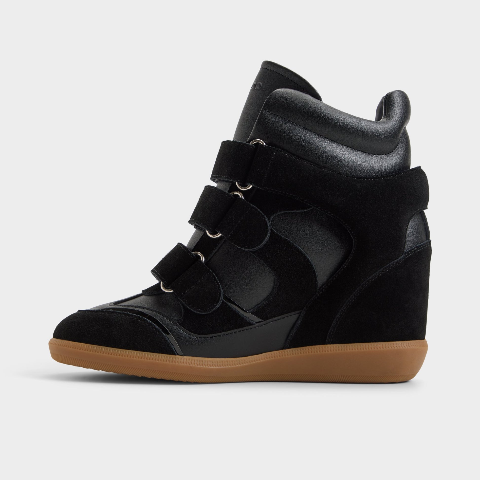 Vue latérale de Noir Belissa Sneaker montant