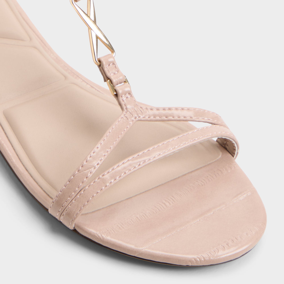 Close-up of the Taupe Bellveor