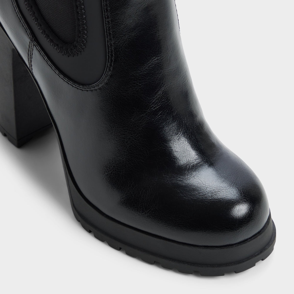 Three-quarter angle of Other black Bold 's front side