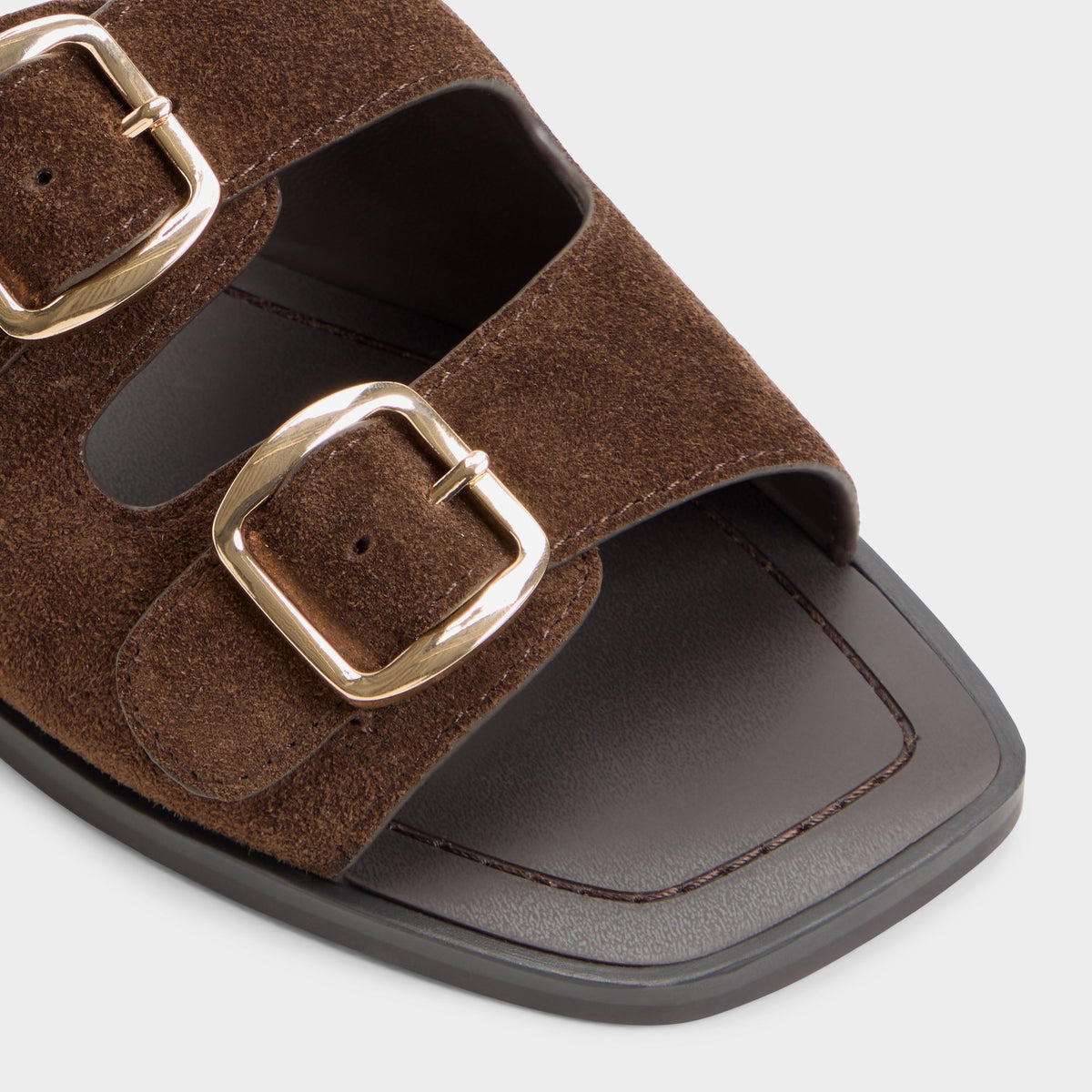 Close-up of the Dark brown Oria Slide sandal