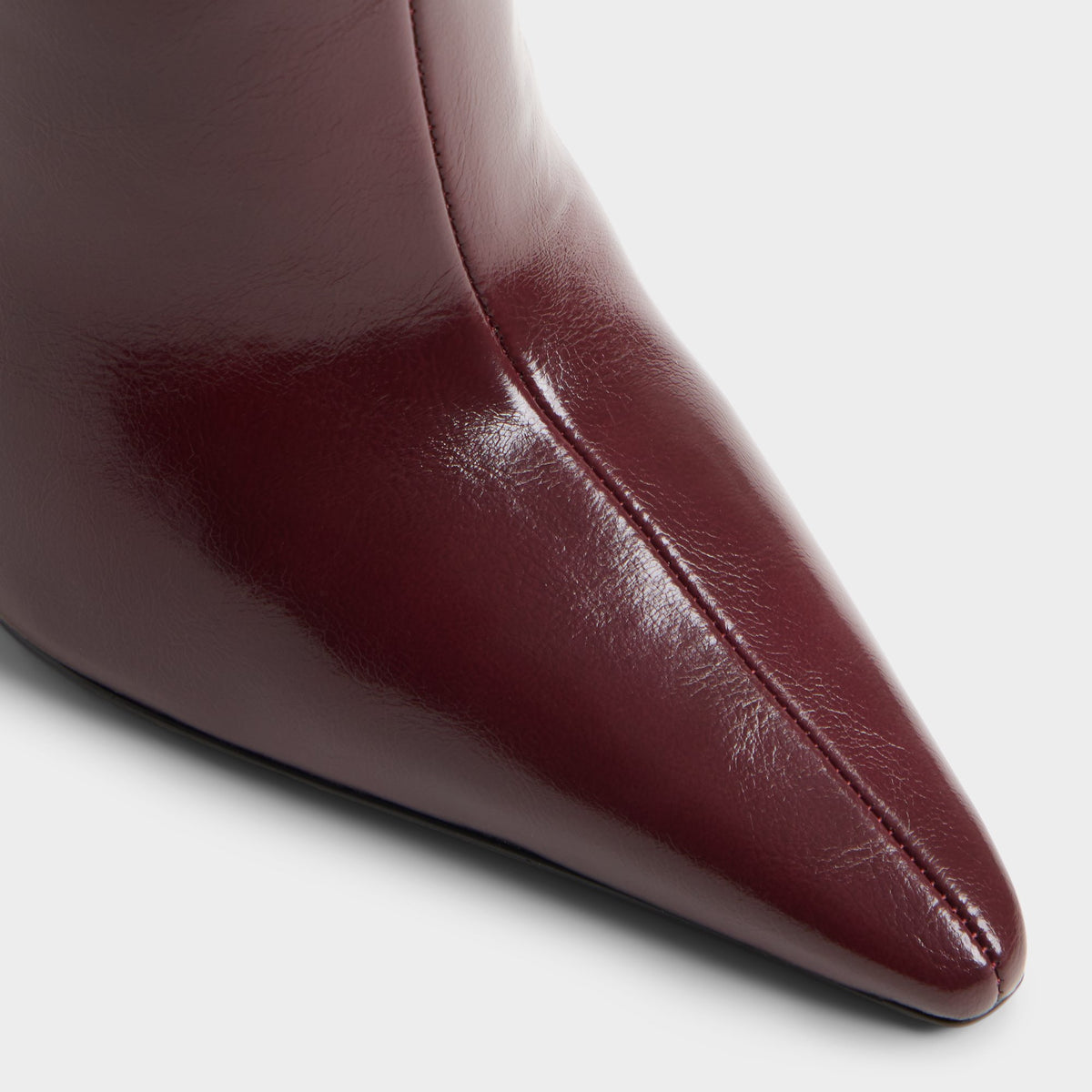 Close-up of the Bordo Ridlee-wc Wide calf knee-high boot