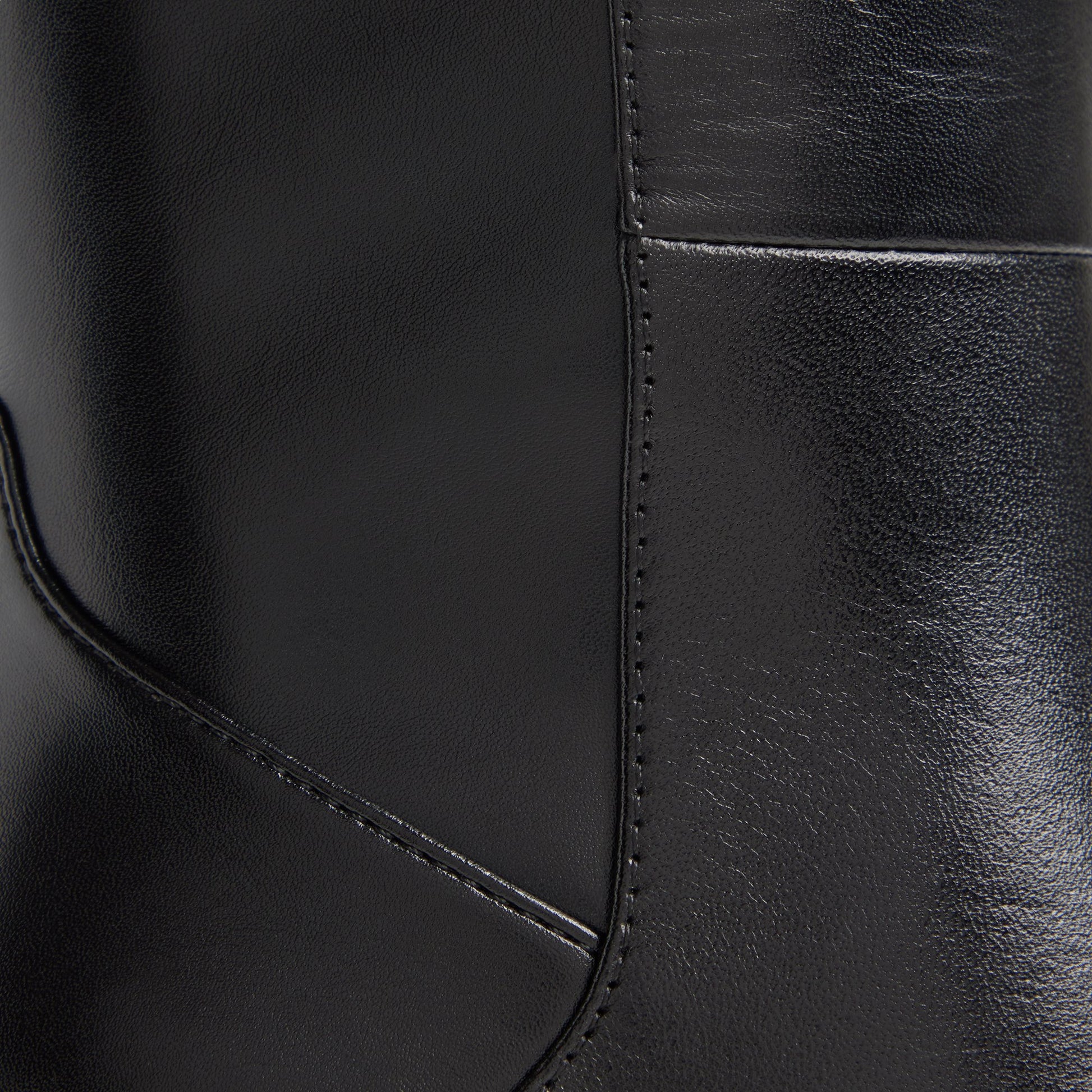 Close-up of the Black/black Satori-xwc Block heel knee-high boot