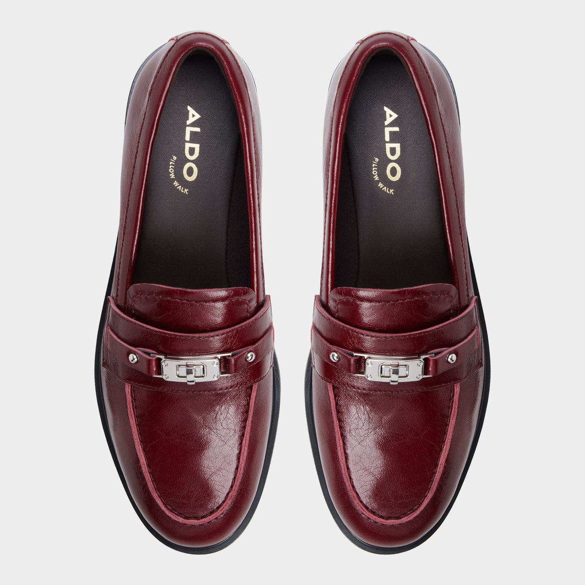 Top-down view of the Bordo Biatrice Loafer