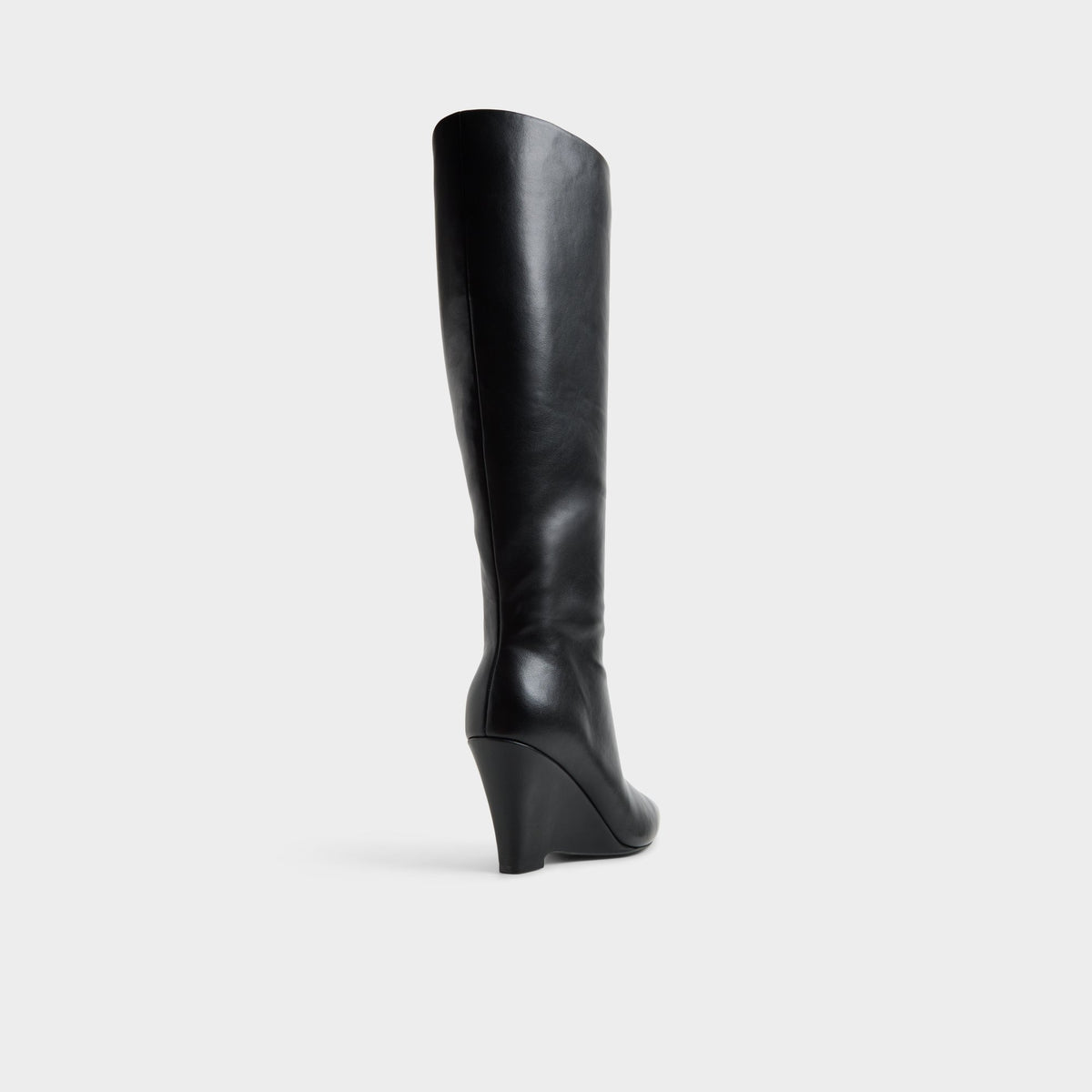 Angle de trois quarts de l'arrière de Noir Zalya Botte haute à semelle compensée