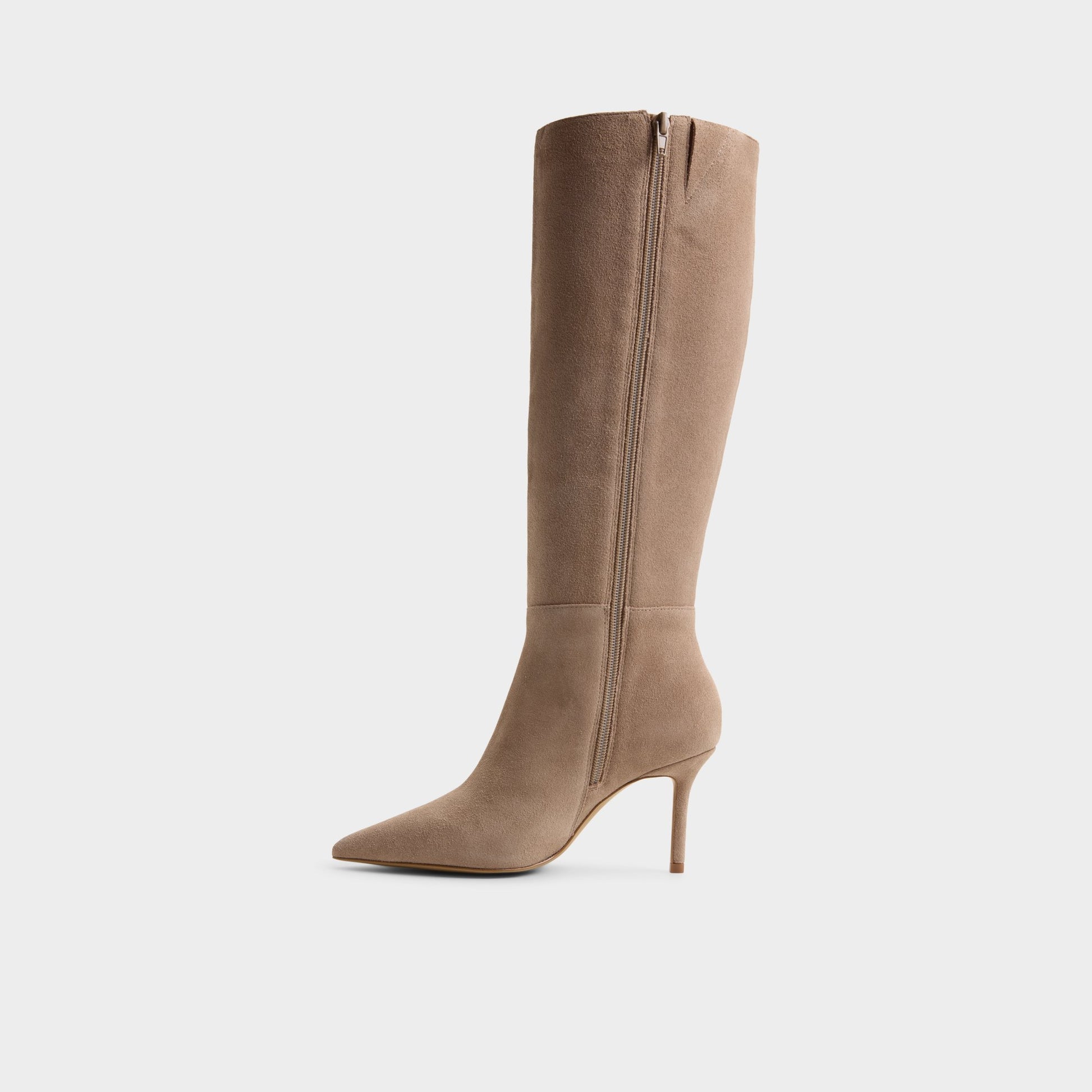 Vue latérale de Taupe Saphiria Botte haute à talon aiguille