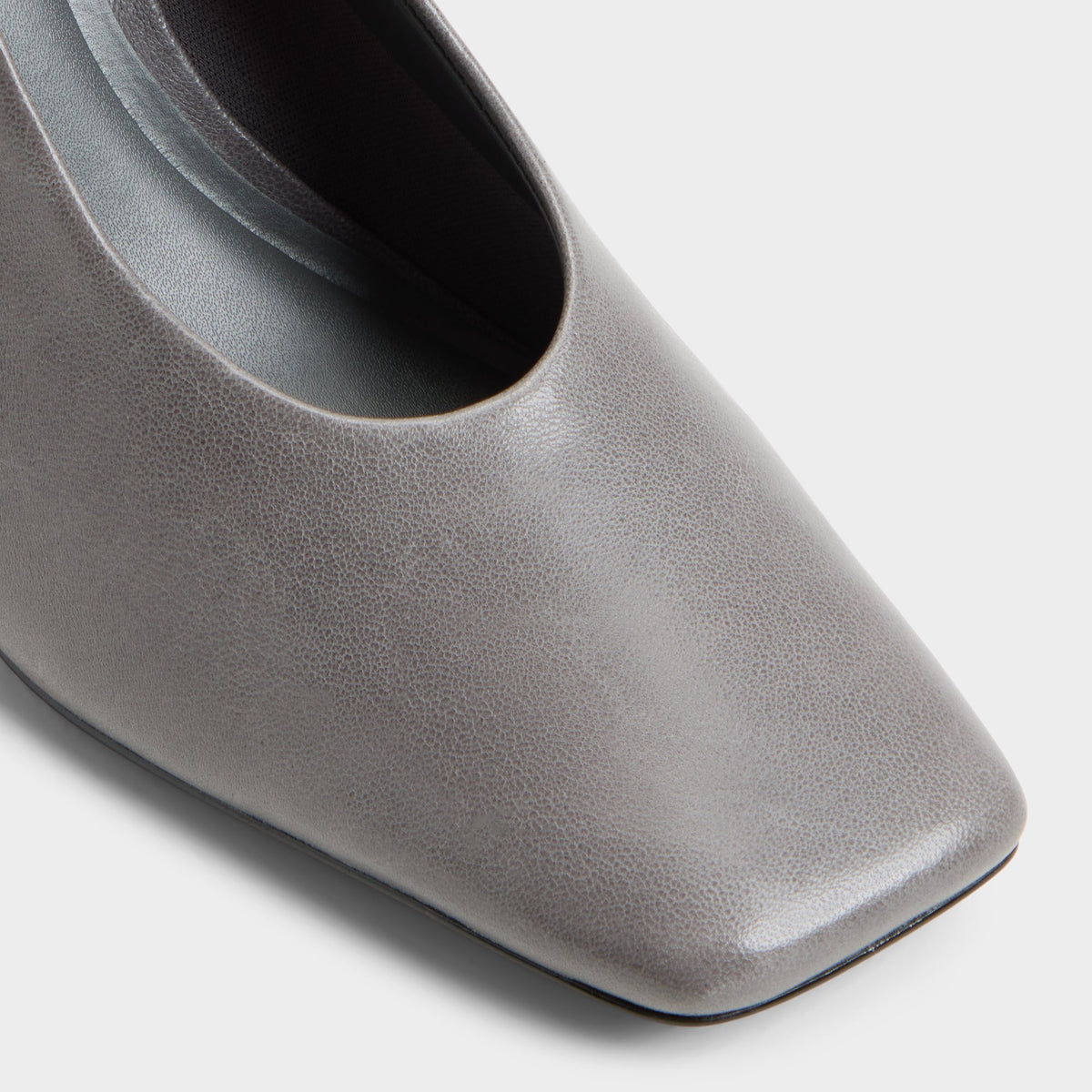 Close-up of the Dark grey Velia High heel shoe