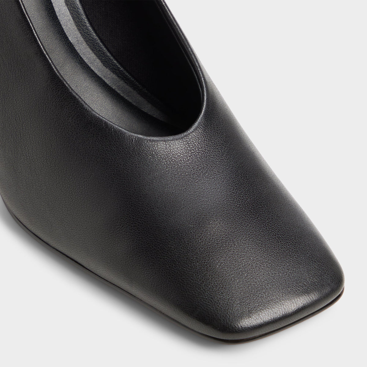 Close-up of the Black Velia High heel shoe