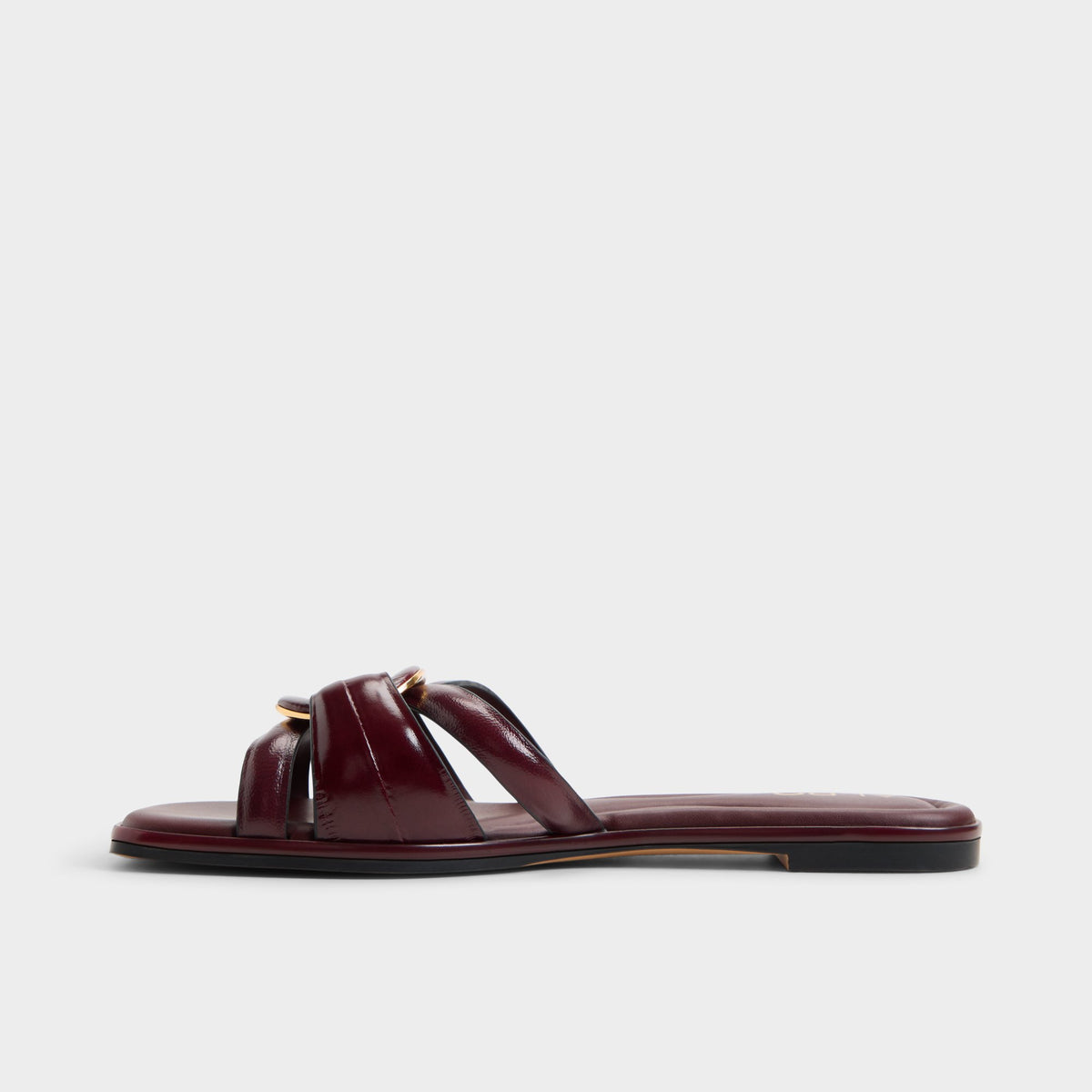 Side view of Bordo Yesenia