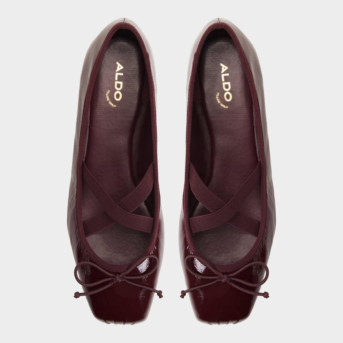 Top-down view of the Dark red Olllie Ballet flat