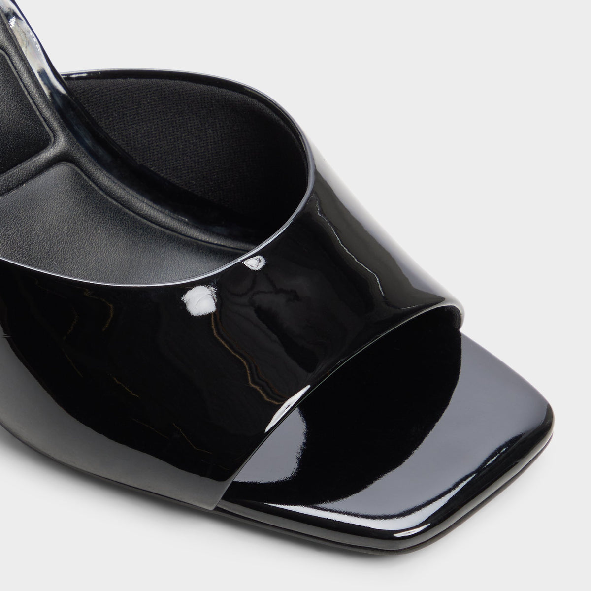 Close-up of the Black Eleonie Heeled mule